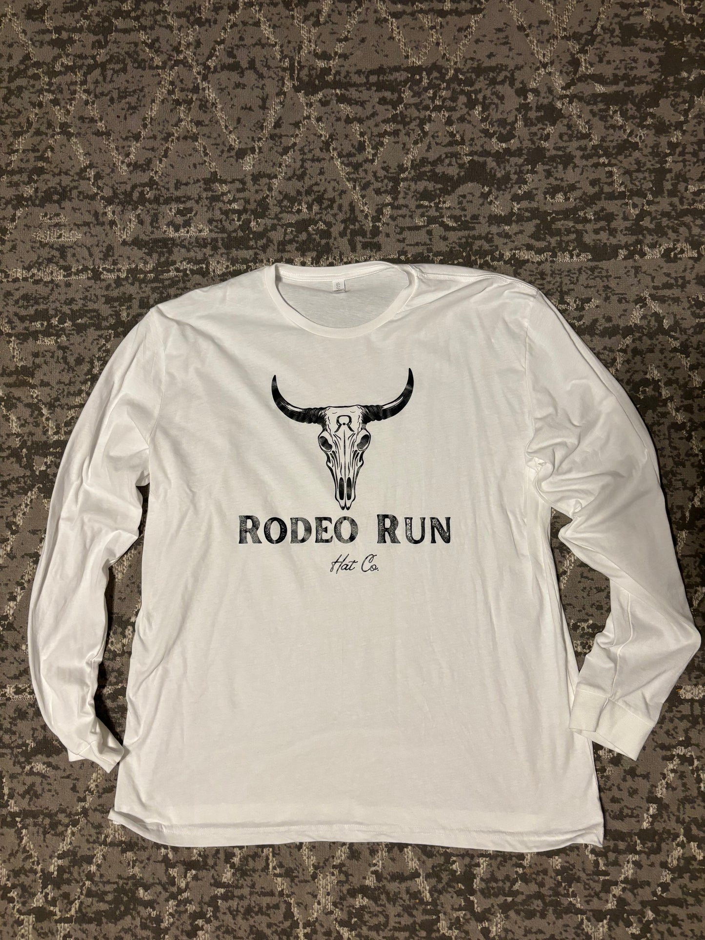 Rodeo Run's Steer long sleeve t-shirt
